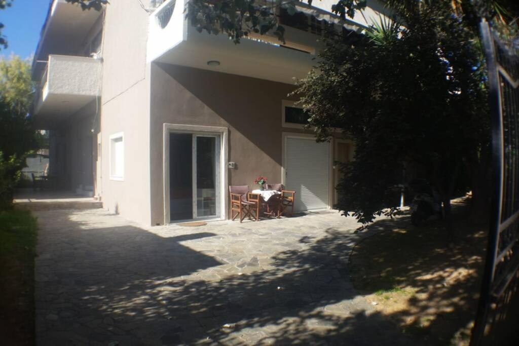 Air Conditioned Studio In Quite Garden With Barbecue Atény Exteriér fotografie